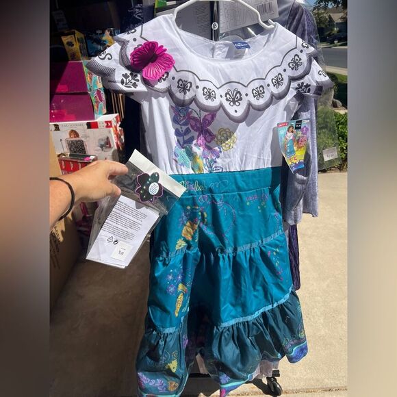Disney Encanto Mirabel Kids Costume that lights up. Size M - Picture 2 of 4